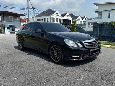 Mercedes Benz E250 250 CGI BlueEFCY AVANTGRADE(CBU) in Batu Pahat, JHR