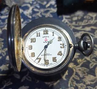 Vintage Genie Mechanical Pocket Watch
