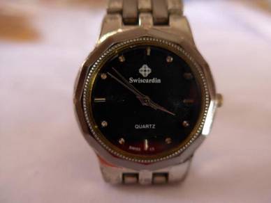 Swiscardin Quartz Round Black Dial Watch
