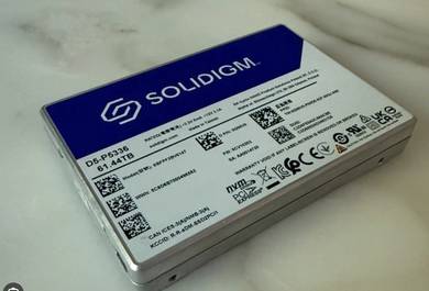 SBFPF2BV614T001 Solidigm SSD 61.44TB  U.2 2.5"