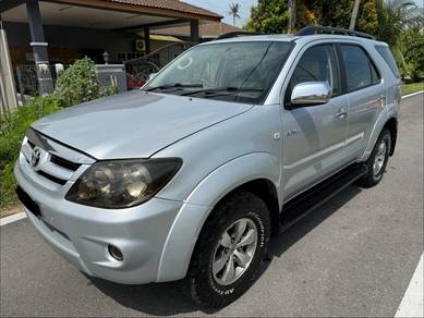 Toyota Fortuner V in Klang, SGR