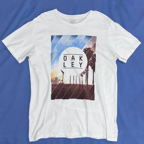 Pre-loved Original OAKLEY Tshirt L Size