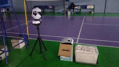 Badminton feeding training machine