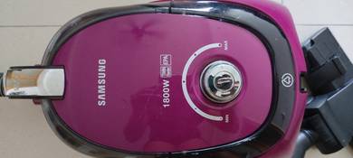 SAMSUNG 1800w bagless vaccum cleaner