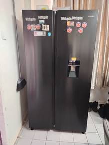 Peti sejuk 2 pintu jenama khind 592L