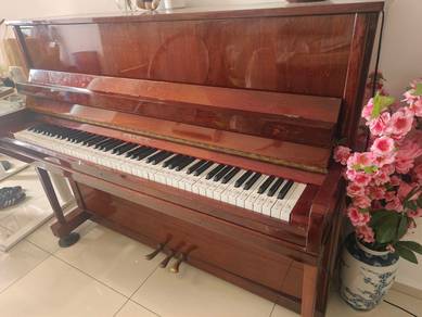 Prince second-handed piano with chair