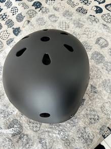 Professional Skateboarding Helmet (Matte Black)