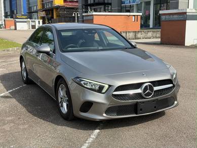 Mercedes Benz A180 180 SE (CBU) in Plentong, JHR