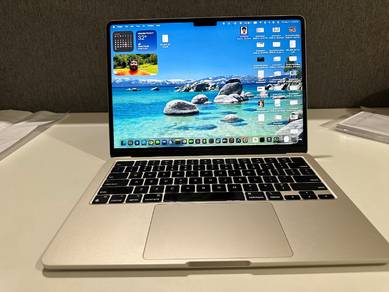 Apple MacBook M2