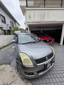Suzuki Swift in Solaris Dutamas, KUL
