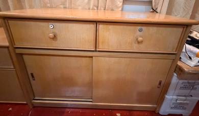 Wooden Sideboard Cabinet with Lockable Drawers