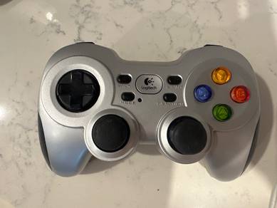 Logitech F710 Wireless Gamepad Controller