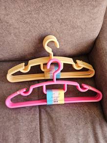 Plastic Hangers - Set of 10