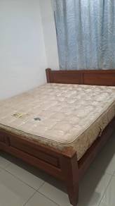 King sise Yato wood bed frame with bed