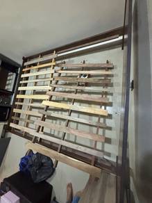 Queen bed