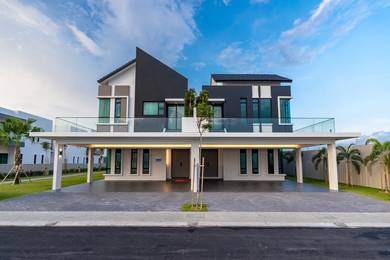 Semi-Detached House in Ujong Pasir,MLK