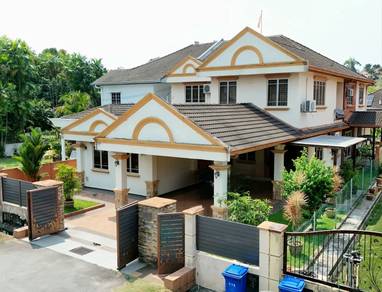 Semi-Detached House For Sale in Shah Alam,SGR