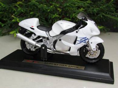 Maisto 1-18 Suzuki GSX 1300R Hayabusa Sport Bike