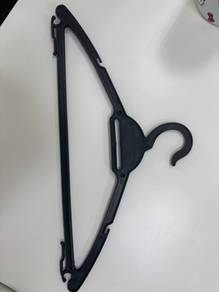 Black Plastic Clothes Hanger with Hook