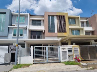 3-storey Terraced House For Sale in Bandar Botanic,SGR