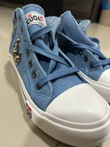 Kasut Sneakers 