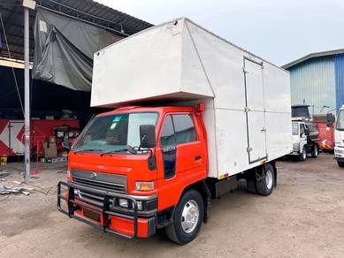 Daihatsu Delta V116 3.6 2005 14.5ft Box BDM5000KG