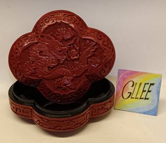 Vintage Carved Cinnabar Lacquer Box
早期外销剔红木胎雕龙