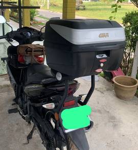 GIVI 32L Top Box + Monorack Yamaha LC135 – Second
