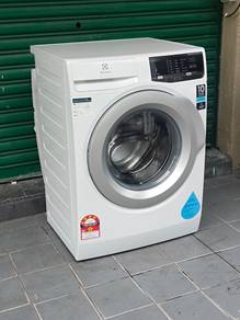 Front load hot washer Electrotlux inverter 8-kg