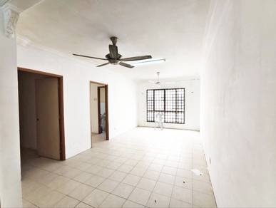 Apartment For Sale in Pusat Komersial Seksyen 7
