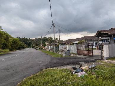 Semi-Detached House For Sale in Beranang,SGR