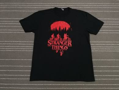 Stranger Things tee XL 1890