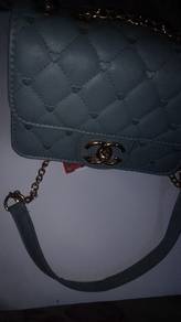 2. Beg Chanel Sling Biru Preloved