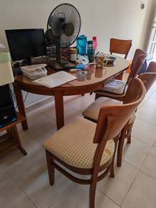 Six seater dining Table, oval