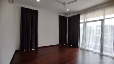 Semi-Detached House For Sale in Shah Alam,SGR