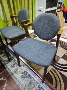Kerusi Meja Makan