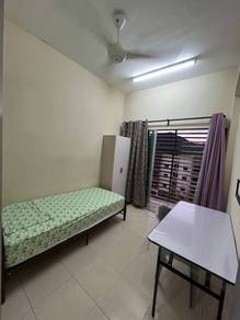 Room in Lumut, PRK