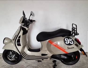 Vespa GTS 300