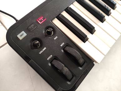 Line 6 Mobile Keys 49 key USB MIDI Controller