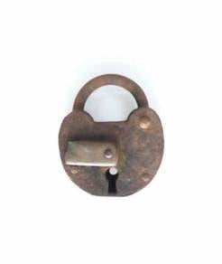 Antique heavy civil war era lock padlock with key