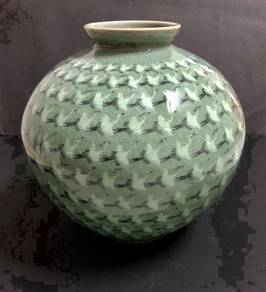 Handmade Korean Celadon Vase with Flying Cranes
