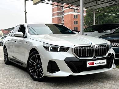 BMW 520i 20I M SPORT in Seri Kembangan, SGR