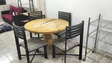 meja bulat kayu 