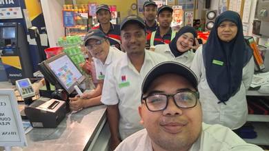 Kerani merangkap Customer Services Provider