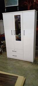 Almari baju 3pintu