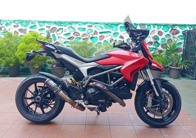 Ducati Hyperstrada 821
