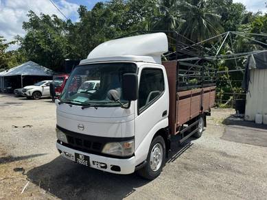 2016 Hino Kargo 13 Kaki 2Tan 4.0CC- HIJAU  TIP TOP