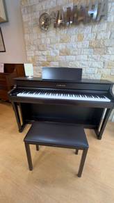 Yamaha Clavinova Piano CLP-835 Showroom Unit