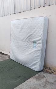 YB56C Tilam King Spring Mattress 8" SWISS