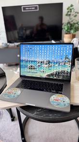 MacBook pro 16 inch i7 16ram
